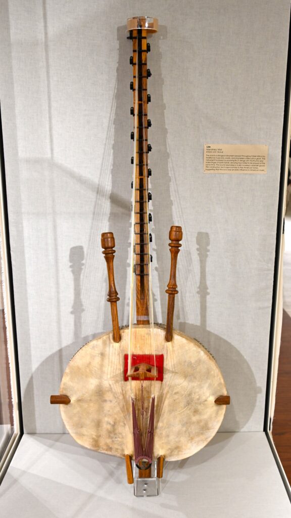 Upright stringed instrument