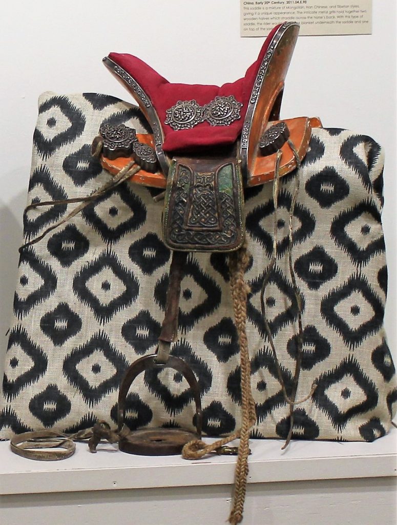 Mongolian saddle